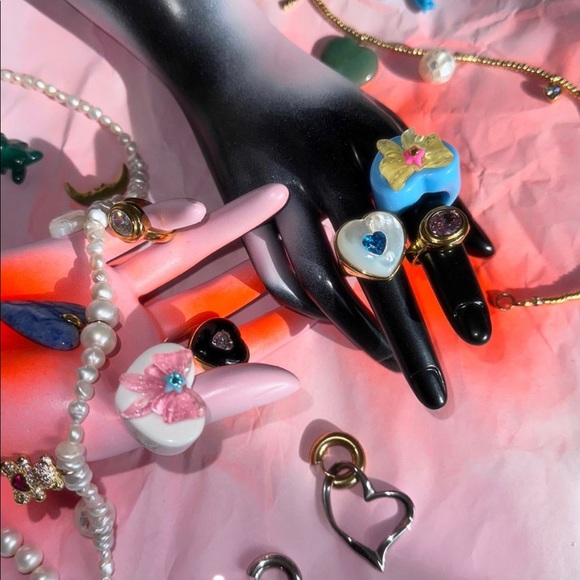 COPY - Notte Jewelry two toned earring, can remove hearts and wear as hoops - Picture 4 of 4